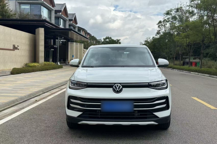 Volkswagen Tharu 2025 #3 Volkswagen Tharu 2025 car image #3