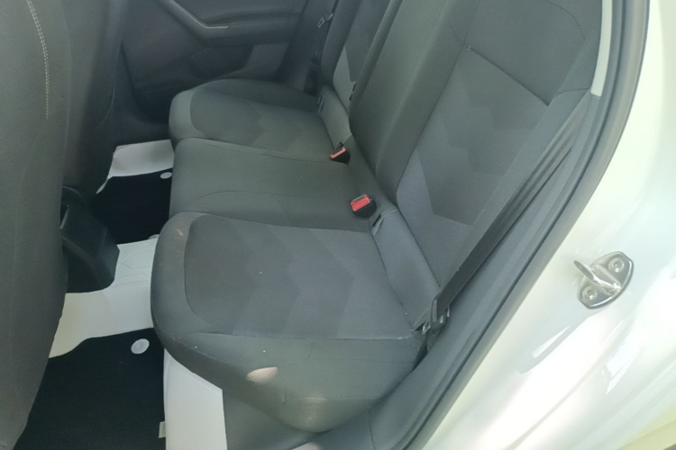 Volkswagen Polo 2022 car image #17