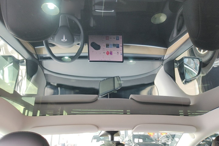 Tesla Model Y 2021 immagine di auto #18