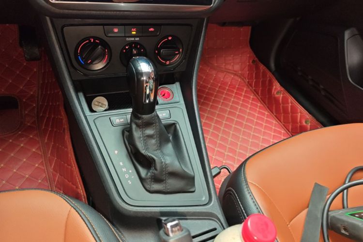 Volkswagen Lavida 2017 car image #14