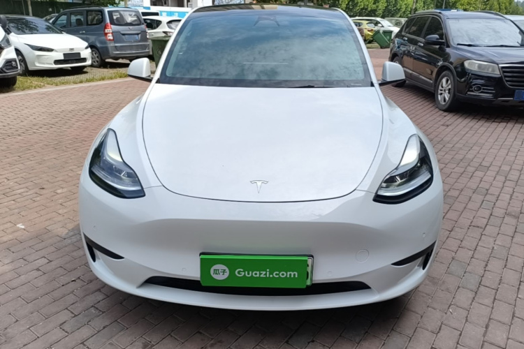 Tesla Model Y 2023 car image #3