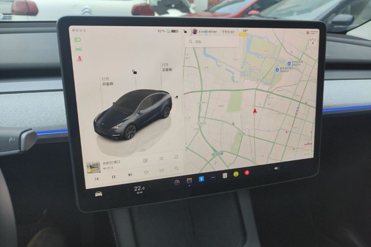 Tesla Model Y 2024 car image #13