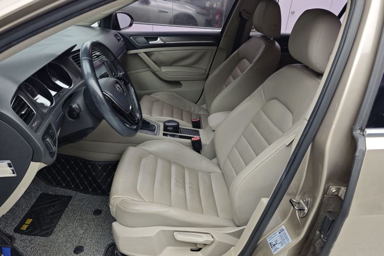 Volkswagen Golf 2014 car image #15