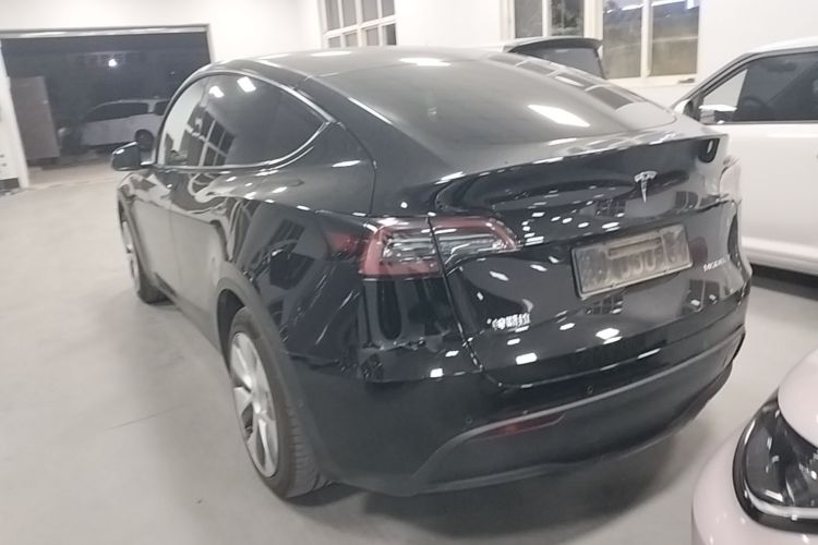 Tesla Model Y 2022 #5 Tesla Model Y 2022 car image #5