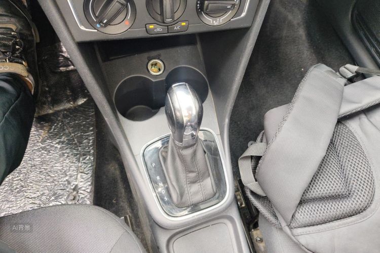 Volkswagen Polo 2019 car image #16