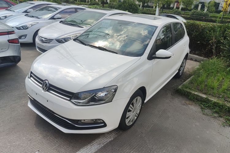 Volkswagen Polo 2017 car image #2