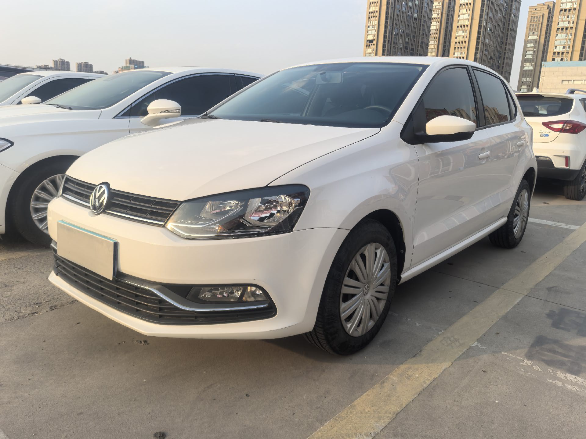 Volkswagen Polo 2016 Volkswagen Polo 2016 car image