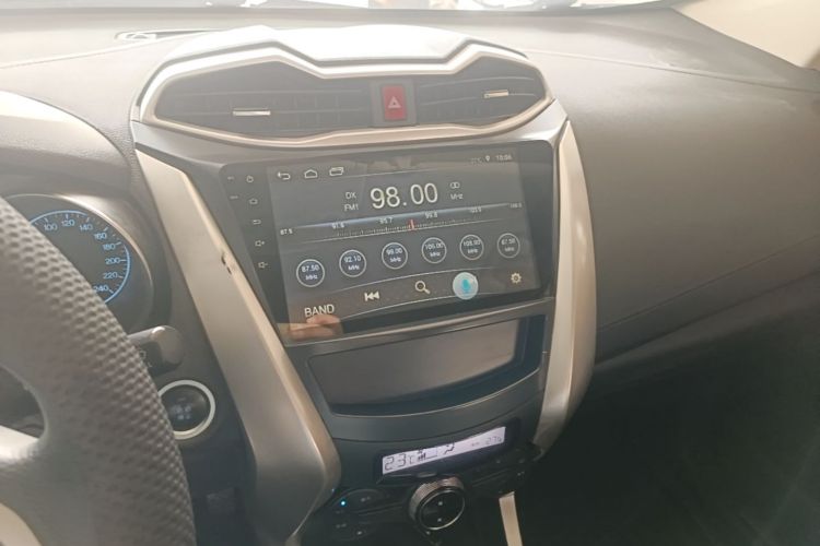 BYD Yuan 2018 #13 BYD Yuan 2018 car image #13