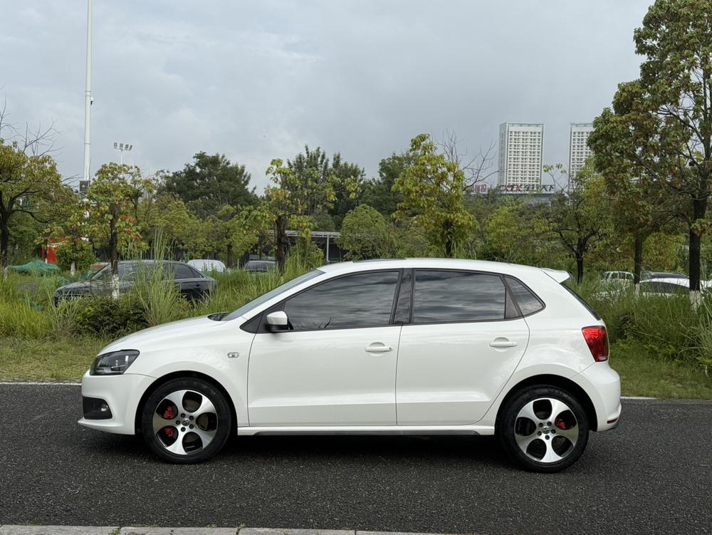 Volkswagen Polo 2013 car image #3