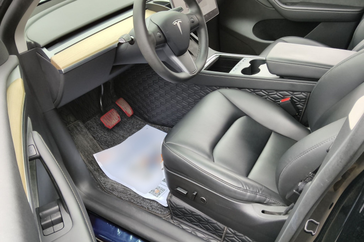 Tesla Model Y 2023 #16 Tesla Model Y 2023 car image #16