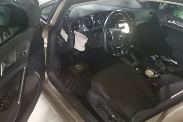 Volkswagen Golf 2015 car image #12
