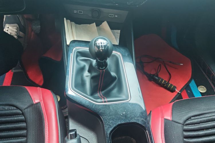 MG 5 2025 صورة سيارة #14