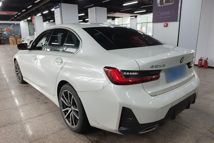 BMW 3 Series 2024 car image #5