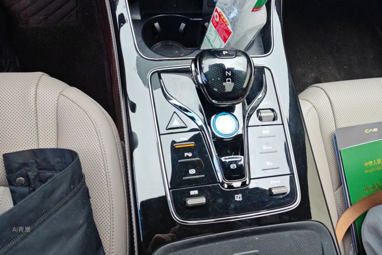 BYD Han 2025 car image #16