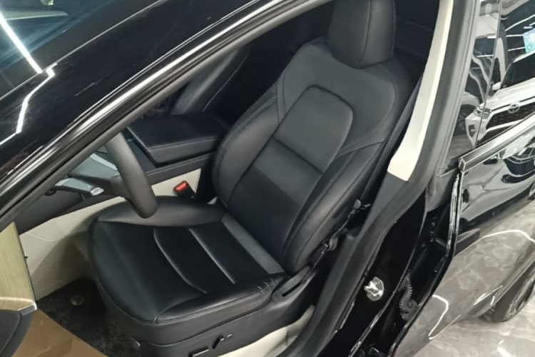 Tesla Model Y 2023 #19 Tesla Model Y 2023 car image #19