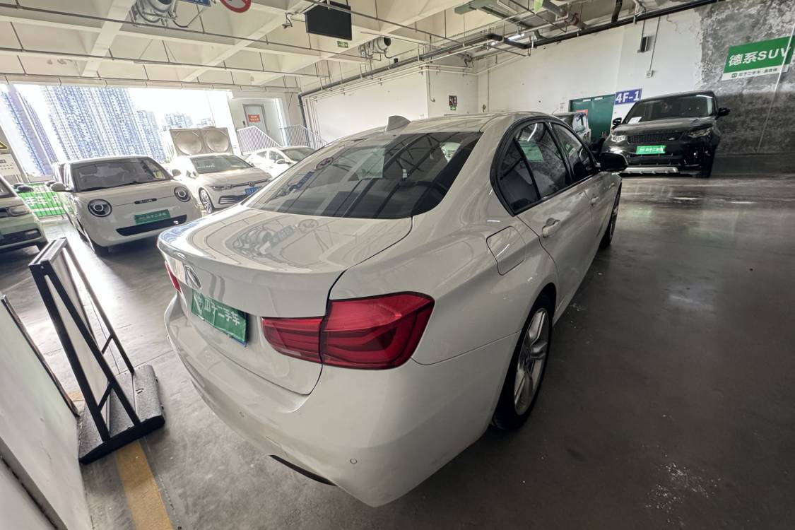BMW 3 Series 2018 car image #4