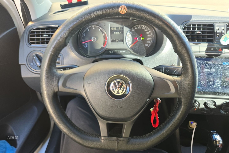 Volkswagen Polo 2017 car image #12