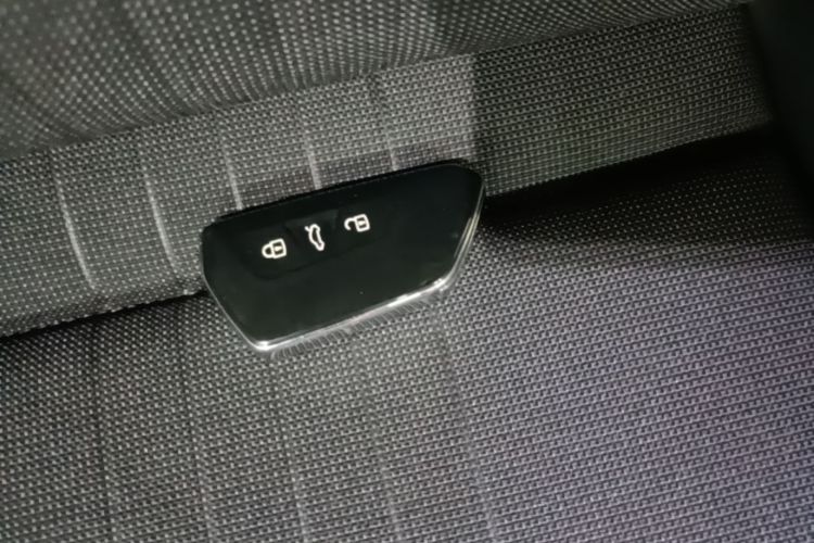 Volkswagen Golf 2021 car image #9