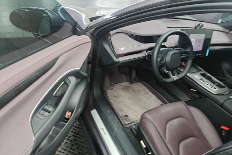 MI SU7 2025 immagine di auto #12