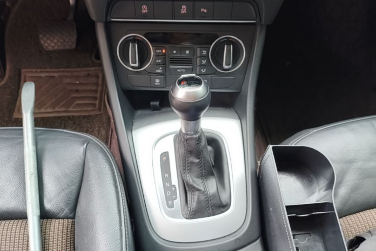 Audi Q3 2016 #18 Audi Q3 2016 car image #18