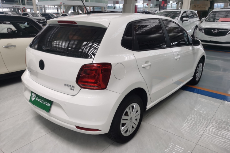 Volkswagen Polo 2019 car image #5