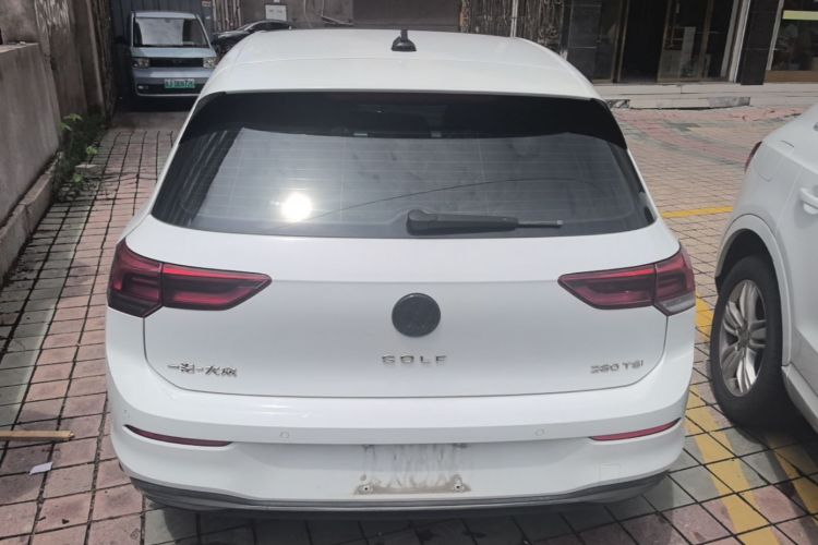 Volkswagen Golf 2021 car image #6
