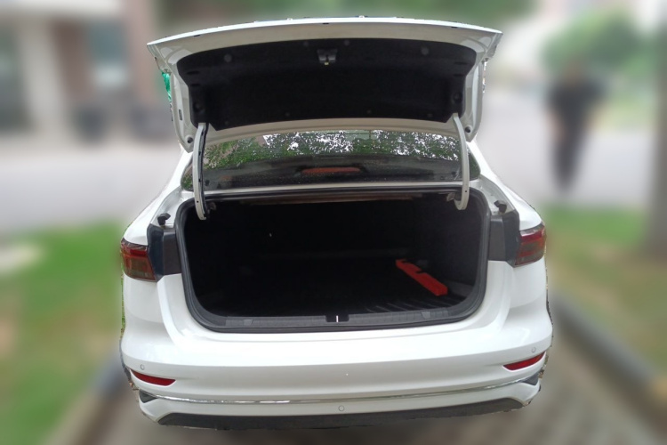 GEELY Emgrand 2024 #21 GEELY Emgrand 2024 car image #21