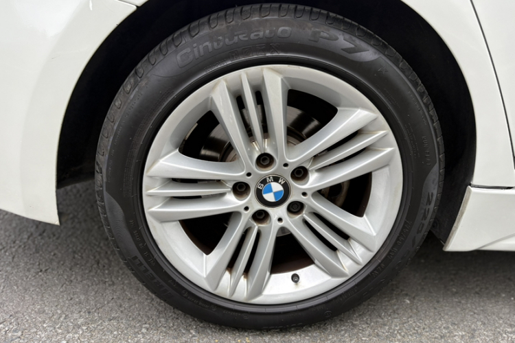 BMW 3 Series 2017 car image #6