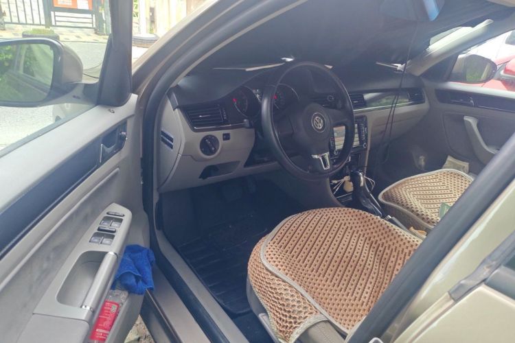 Volkswagen Bora 2015 car image #13