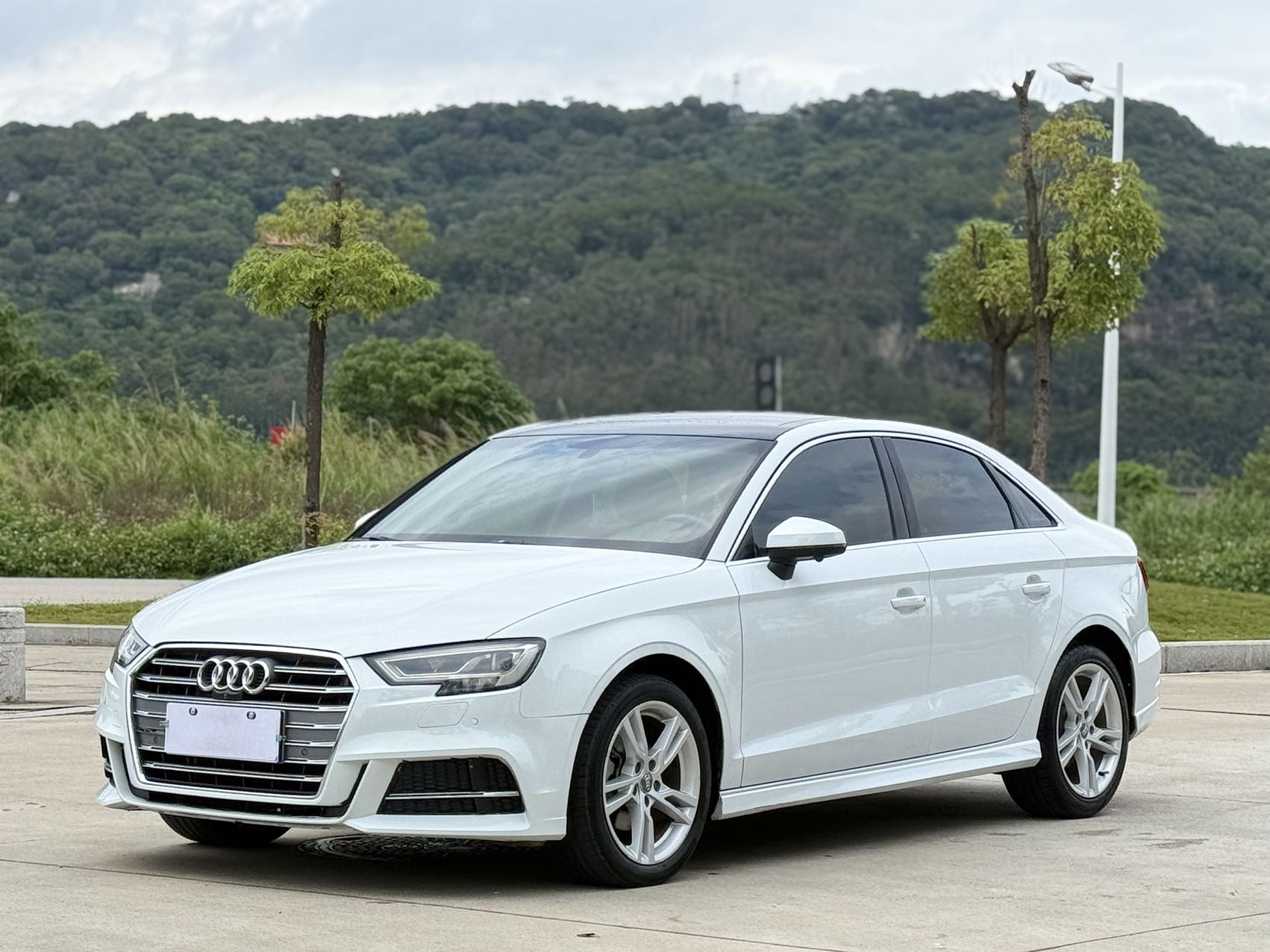 2019 imagen de coche 