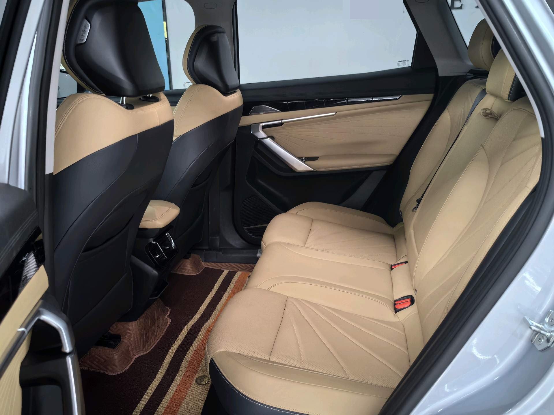 GEELY Boyue L 2023 car image #8