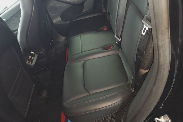 Tesla Model Y 2024 immagine di auto #17