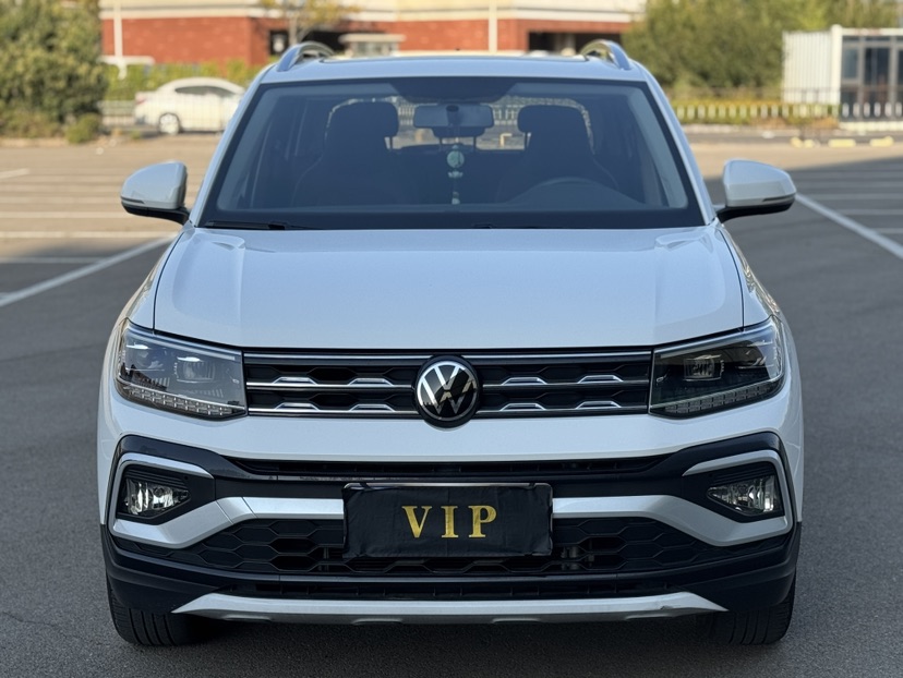 Volkswagen T-Cross 2022 car image #2