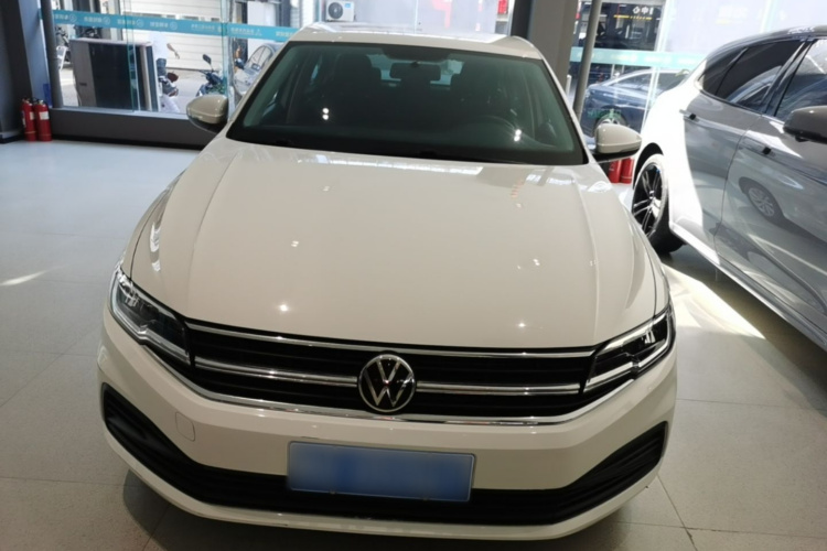 Volkswagen Bora 2022 car image #3