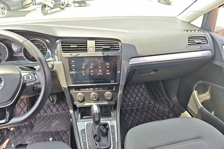 Volkswagen Golf 2020 #13 Volkswagen Golf 2020 car image #13