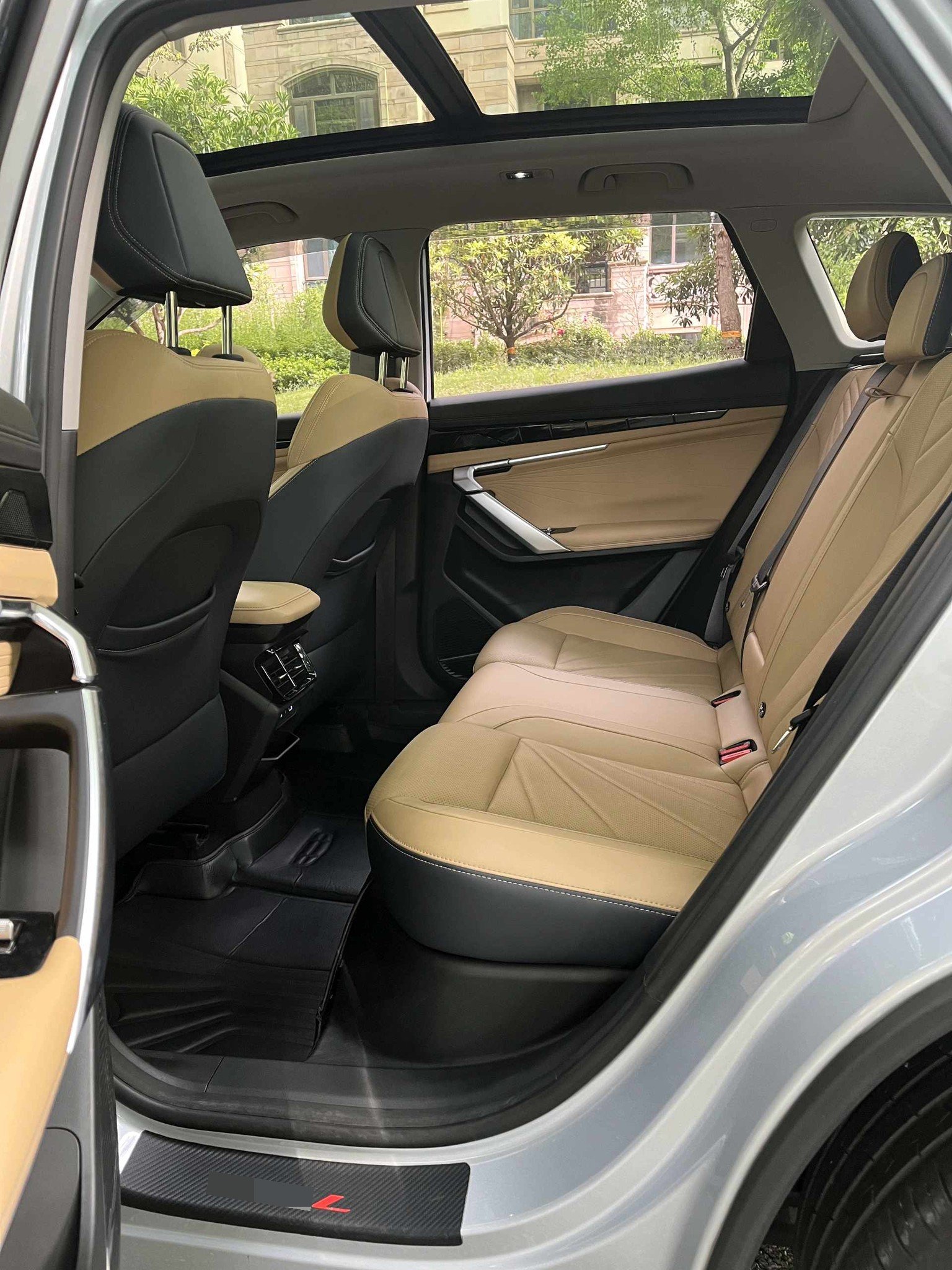 GEELY Boyue L 2023 car image #9