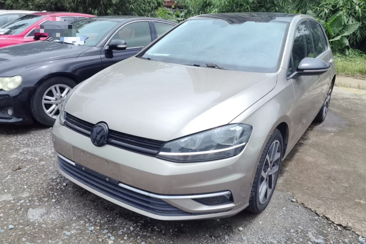 Volkswagen Golf 2020 car image #2