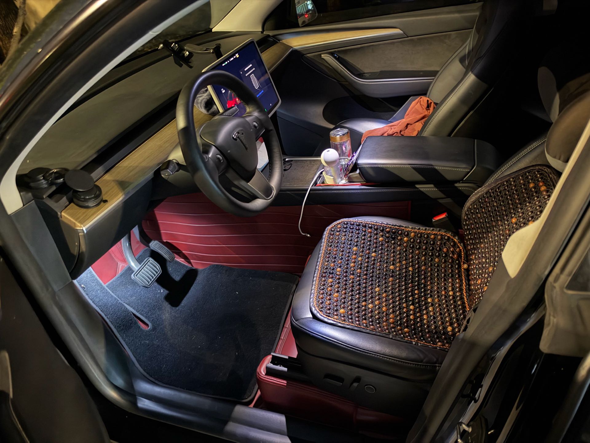 Tesla Model Y 2023 immagine di auto #3