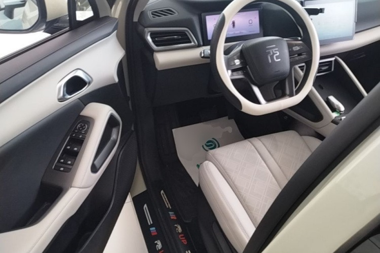 BYD YuanUP 2025 #16 BYD YuanUP 2025 car image #16