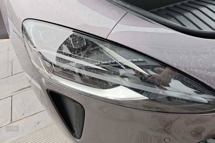 MI SU7 2024 immagine di auto #8