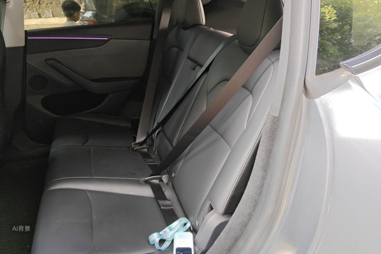 Tesla Model Y 2025 #19 Tesla Model Y 2025 car image #19