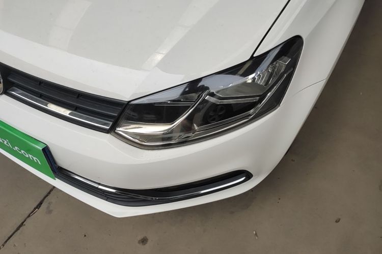 Volkswagen Polo 2016 car image #23