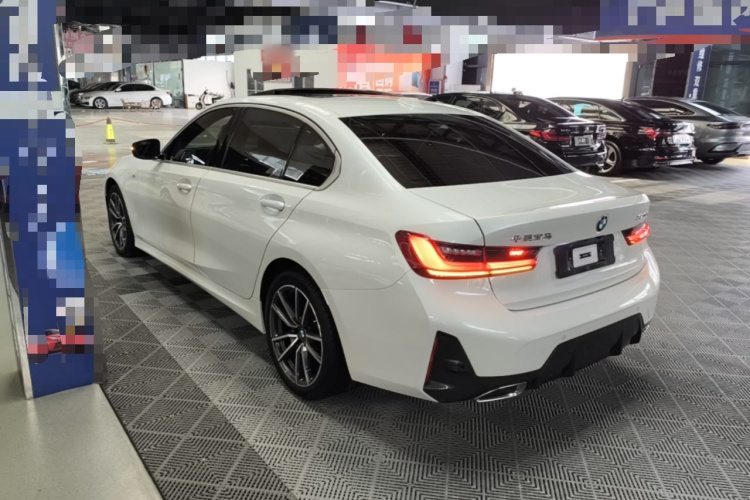 BMW 3 Series 2024 #5 BMW 3 Series 2024 car image #5