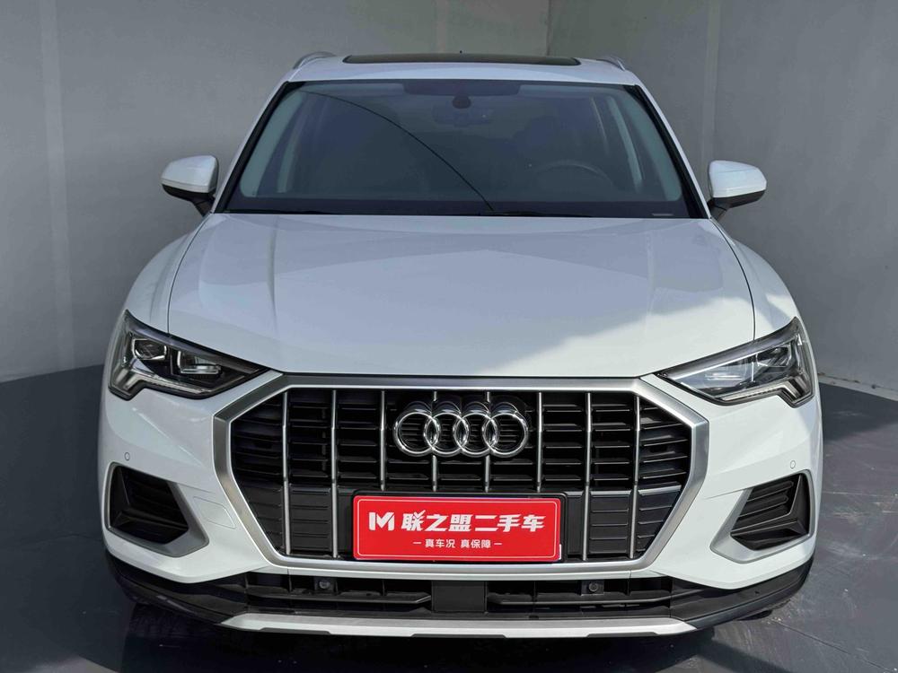 Audi Q3 2022 car image #2