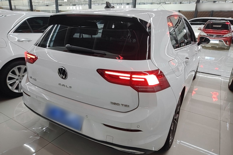 Volkswagen Golf 2022 car image #7