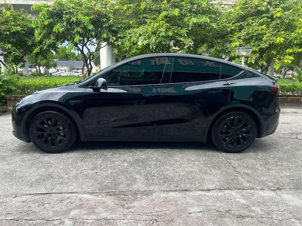 Tesla Model Y 2022 car image #4