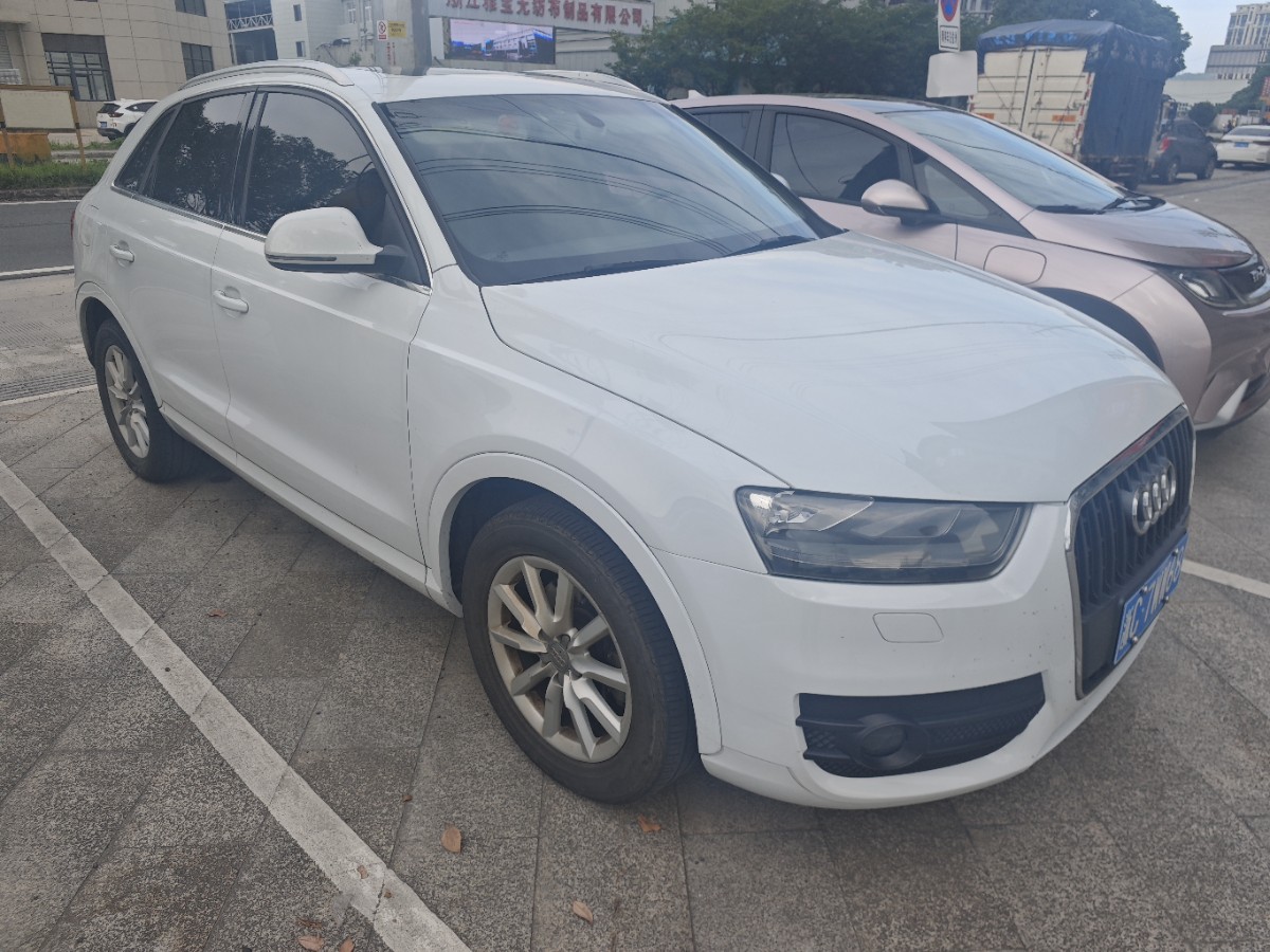 Audi Q3 2015 immagine di auto 