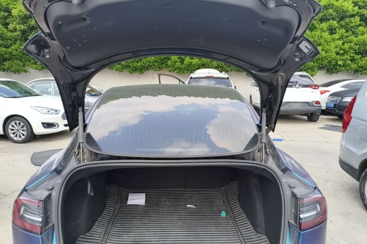 Tesla Model 3 2020 car image #19