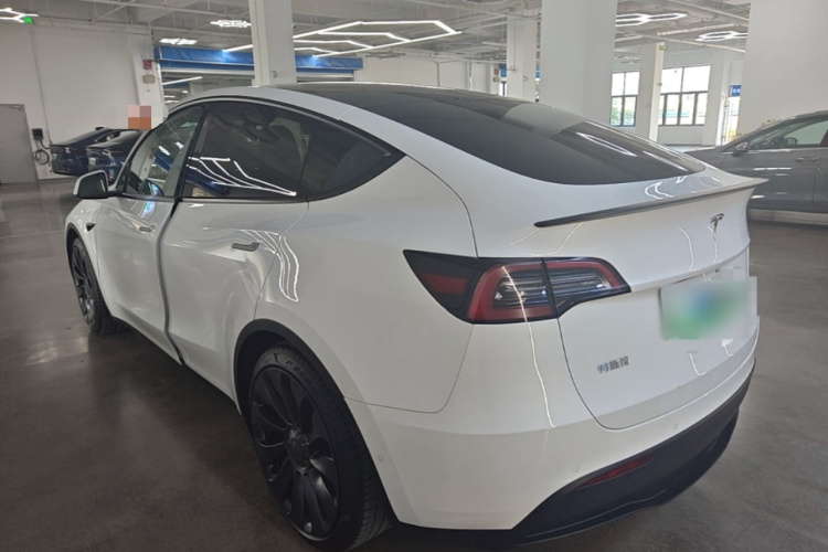 Tesla Model Y 2022 #5 Tesla Model Y 2022 car image #5