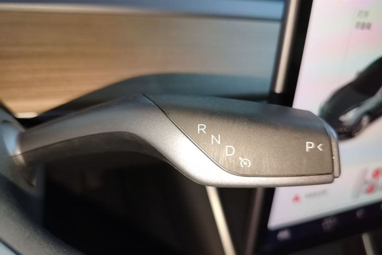 Tesla Model 3 2020 car image #14